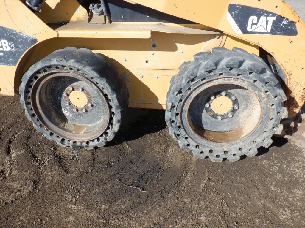 2012 Caterpillar 242B3 Skid Steer Loader,