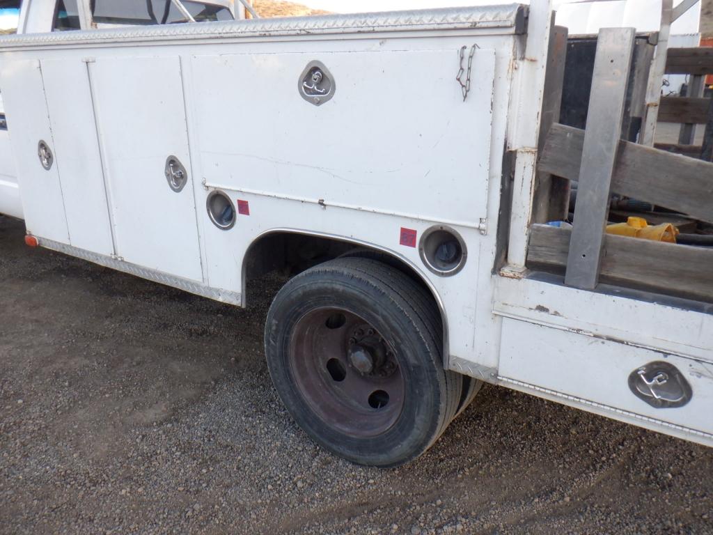 Chevrolet Cheyenne 3500HD Flatbed Truck,