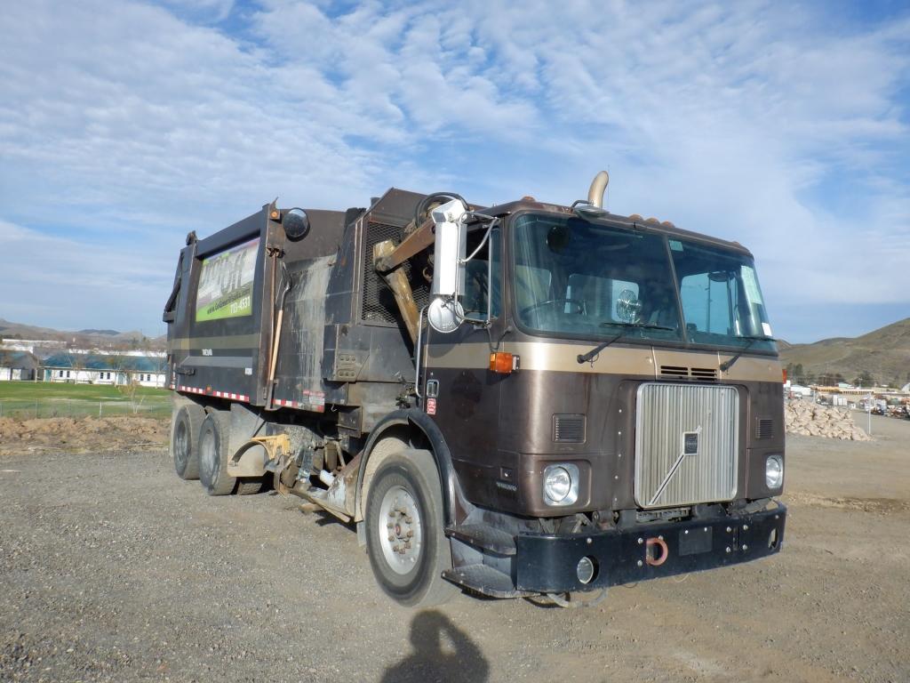 Volvo Refuse Truck,