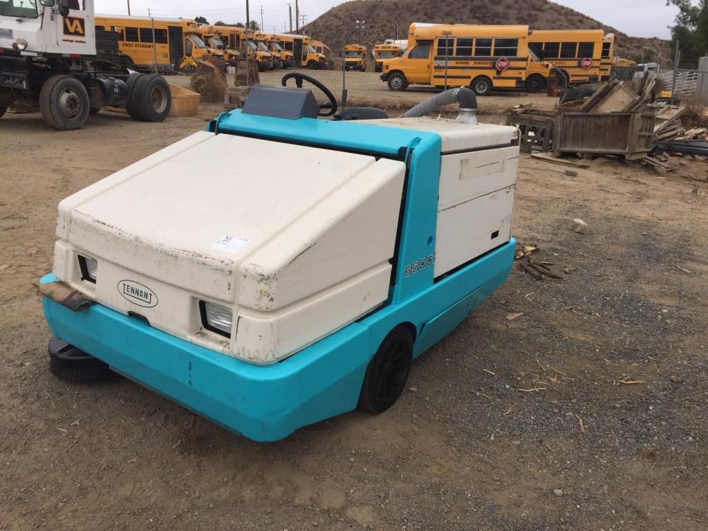 Tennant 6500 Parking Lot Sweeper,