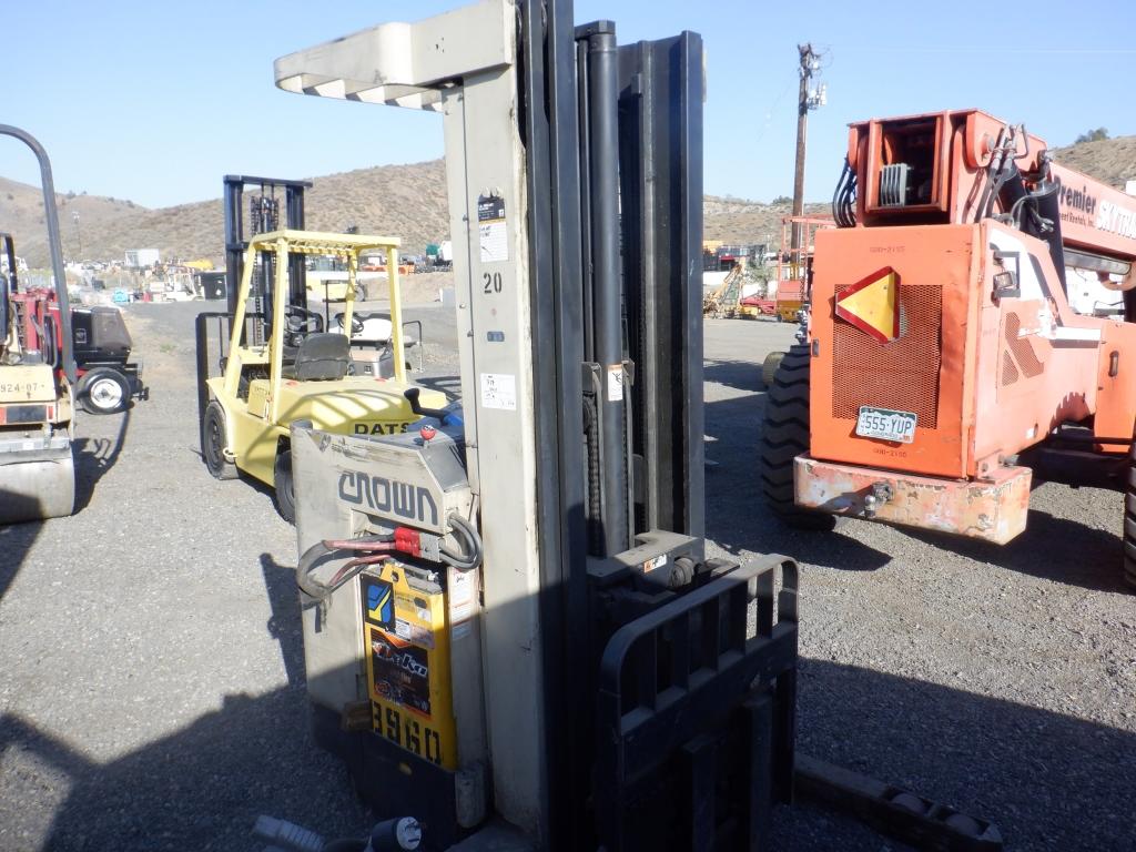 Crown 30RDTT Industrial Stand Up Forklift,