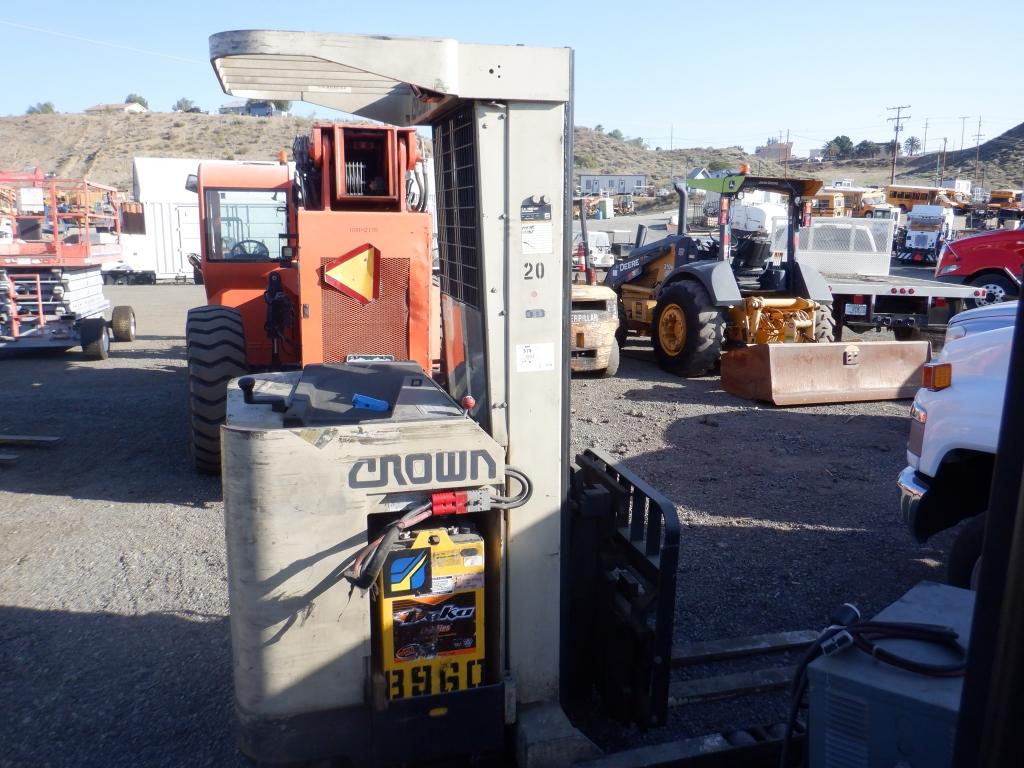 Crown 30RDTT Industrial Stand Up Forklift,