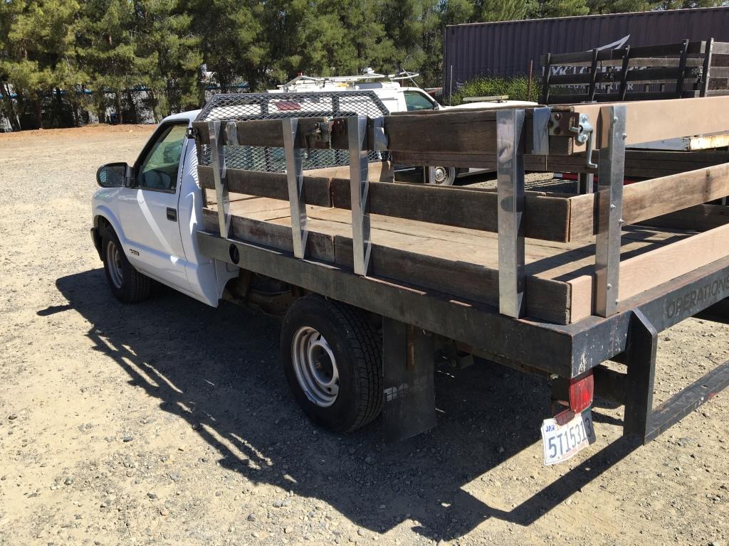 Chevrolet S10 Flatbed Truck,