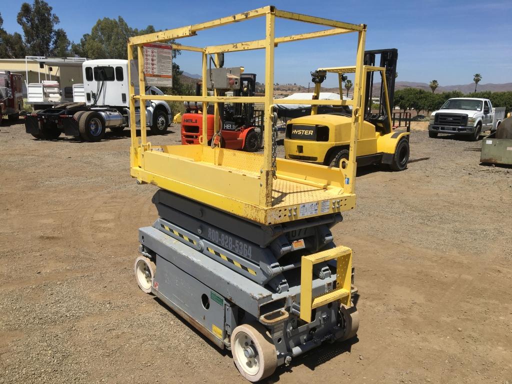 2004 SkyJack SJIII 3219 Scissorlift,