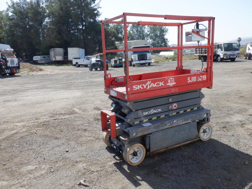 2015 Sky Jack SJIII 3219 Scissorlift,