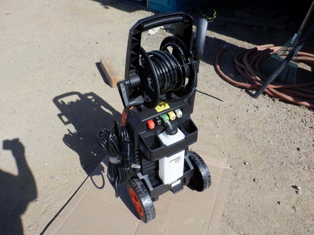 Unused Mustang 2050 Pressure Washer,