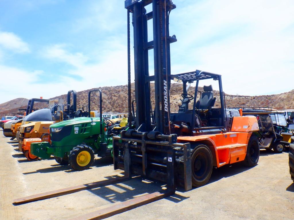 2010 Doosan 110S-5 Industrial Forklift,