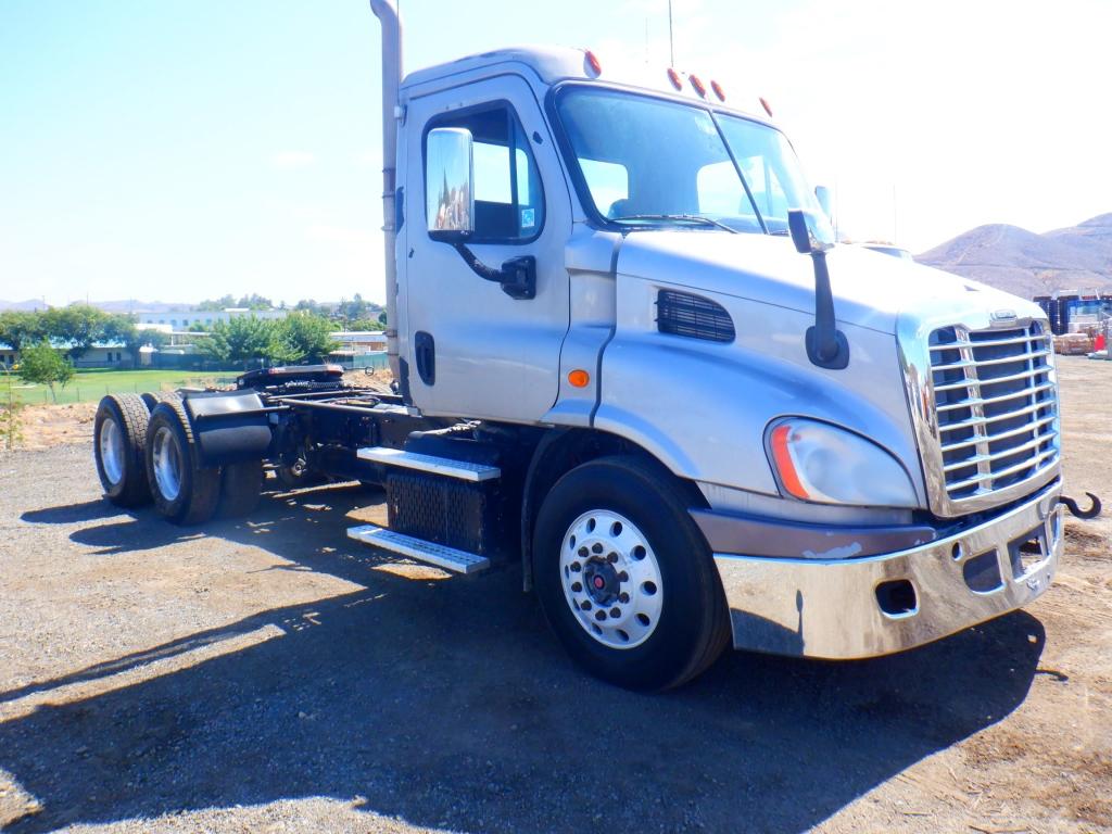 2013 Freightliner Cascadia Truck Tractor,