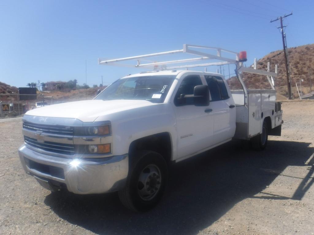 2015 Chevrolet 3500 HD Silverado Crew Cab Flatbed