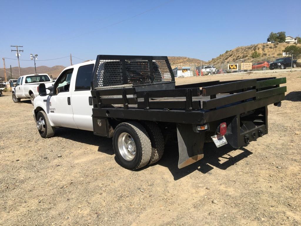 Ford F350XLT Crew Cab Flatbed Truck,