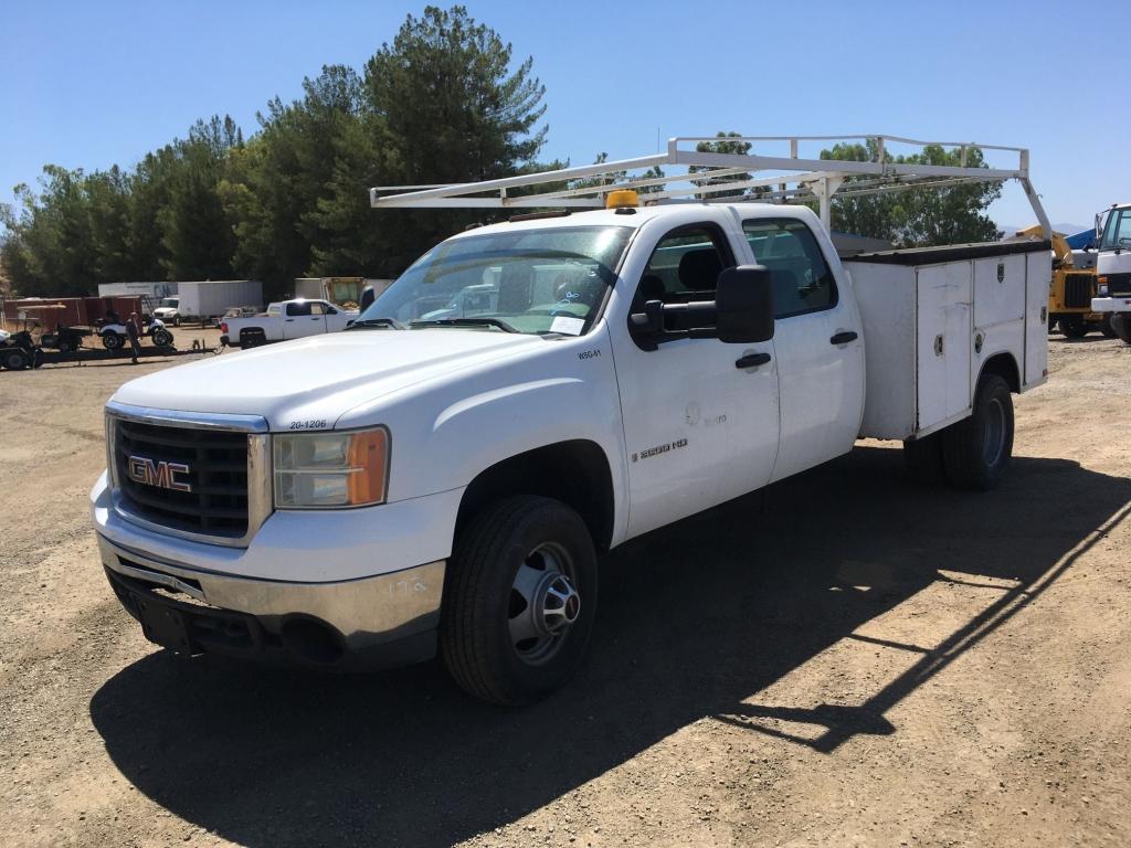 GM 3500 HD Crew Cab Service Truck,