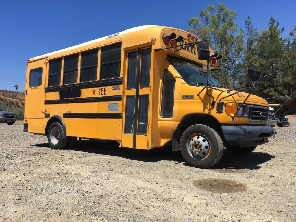 Ford E450 22-Passenger Bus,