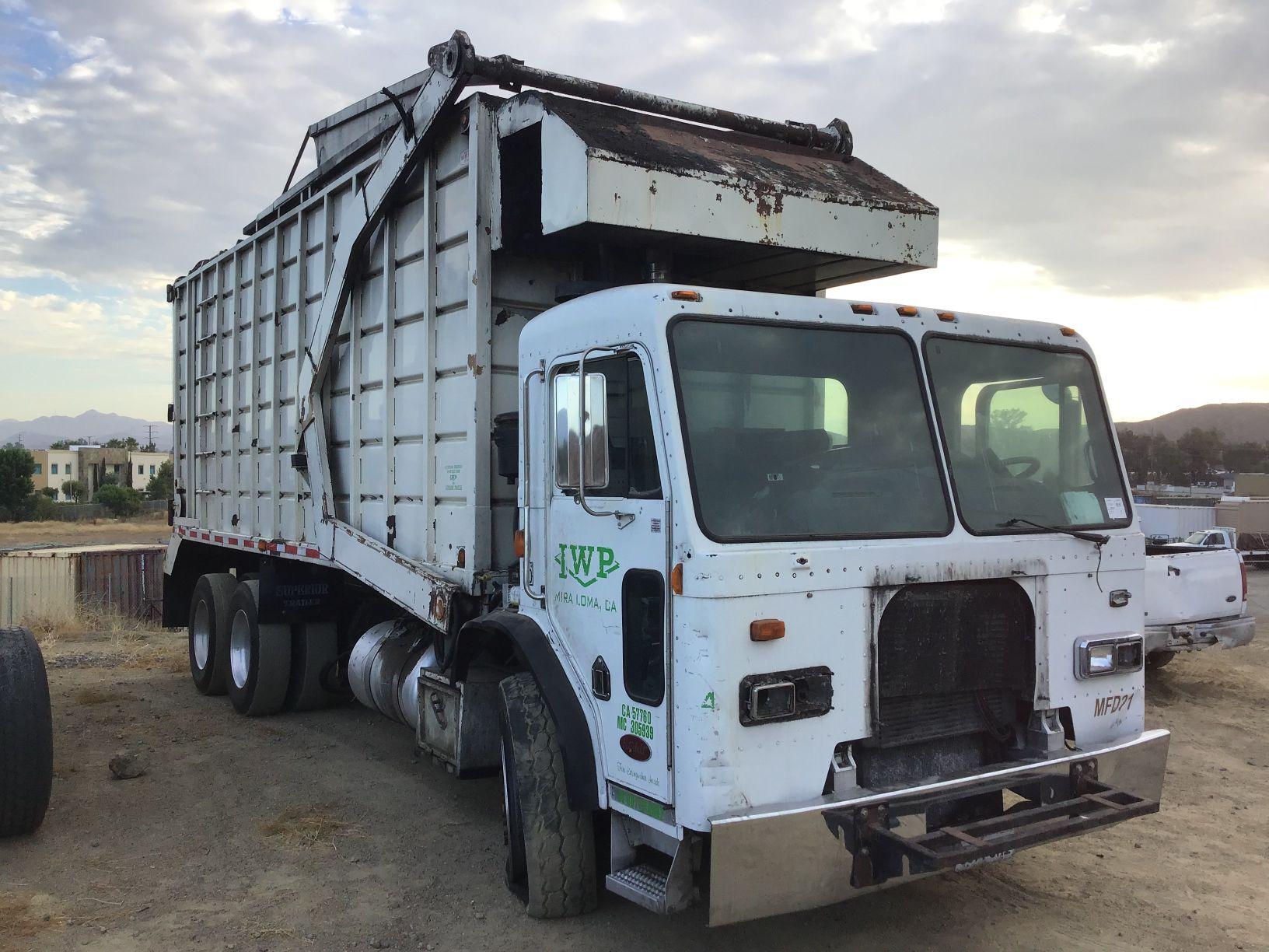 Peterbilt 320 Refuse Truck,