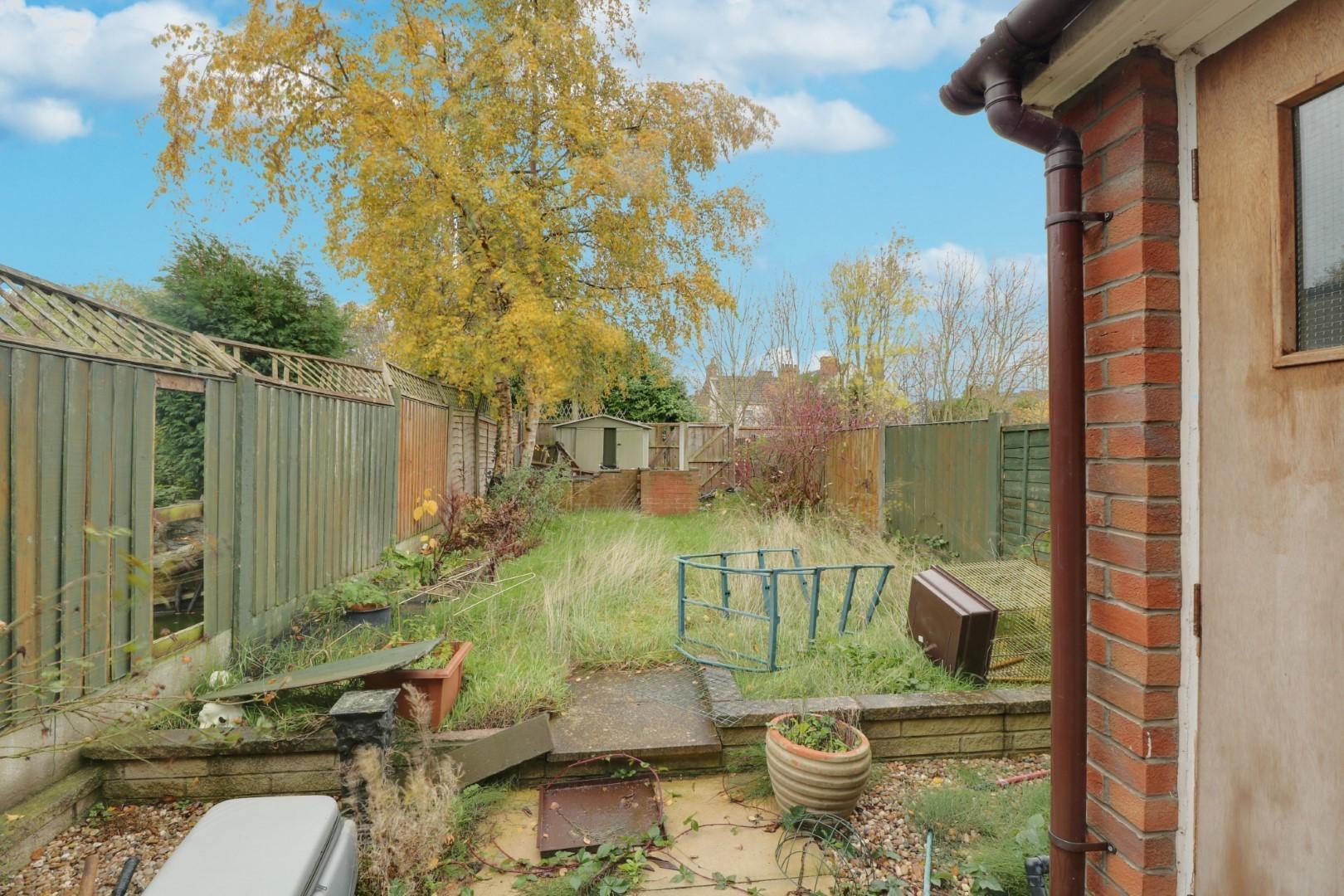 Roberts Avenue, Cross Heath, Newcastle-under-Lyme, Staffordshire, ST5 9EP