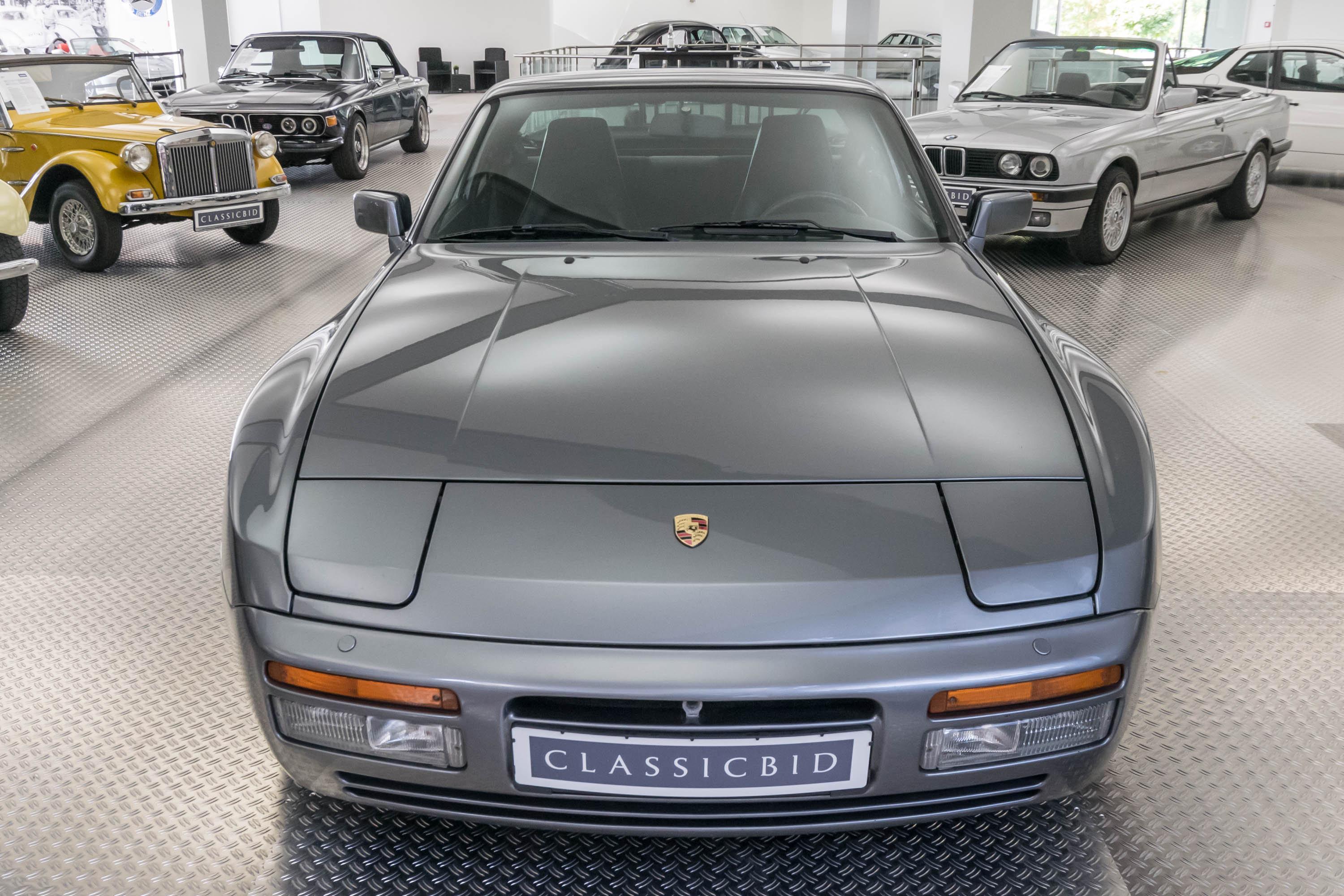 1990 Porsche 944 S2