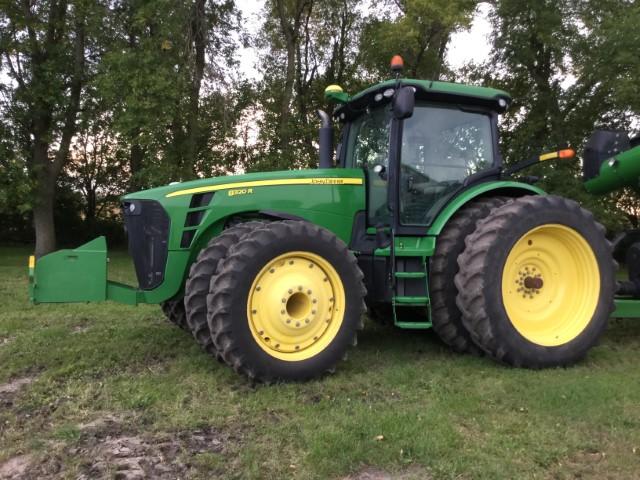 2010 John Deere 8320R Tractor