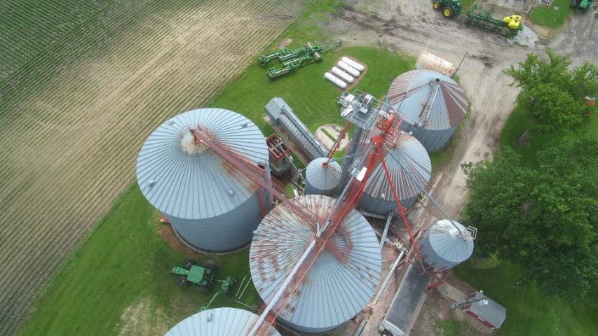 Large Acreage wMachine sheds & 394,000Bu Grain Storage