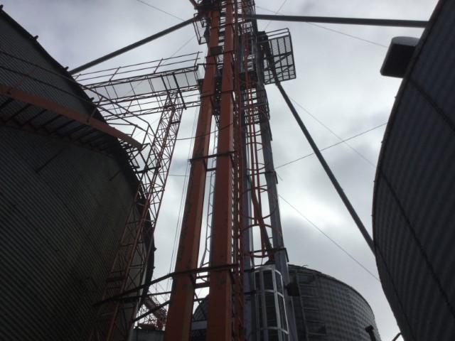 Large Acreage wMachine sheds & 394,000Bu Grain Storage