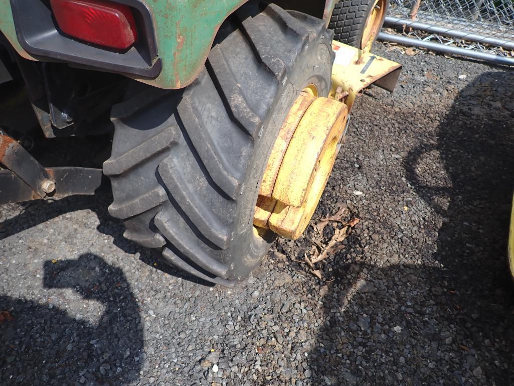 John Deere 318 Lawn Tractor