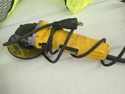 DeWalt 4.5 Inch Angle Grinder