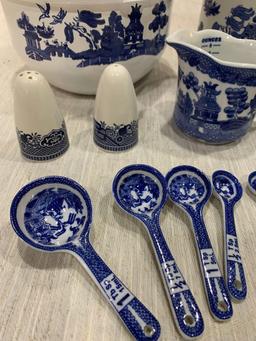 Blue Willow Serving Pieces