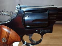 Smith and Wesson Model 19-5 357 Magnum Revolver