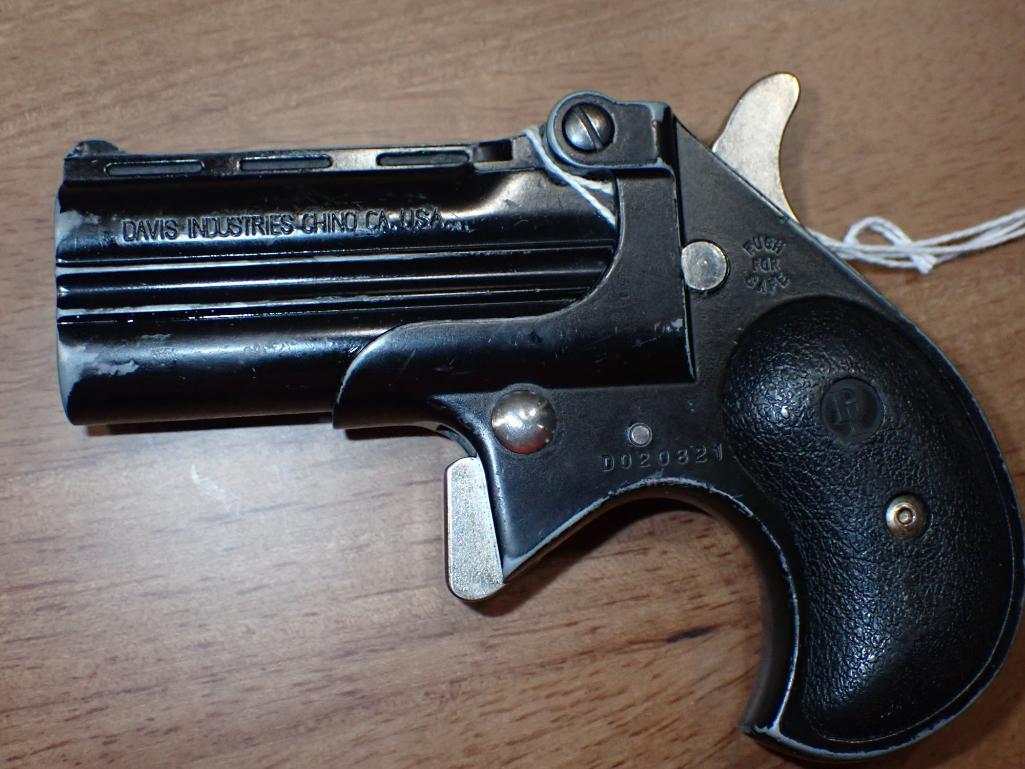 Davis Industries Model D38 38 Special Derringer