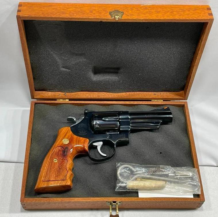 Boxed Smith & Wesson Model 57, 41 Magnum Revolver