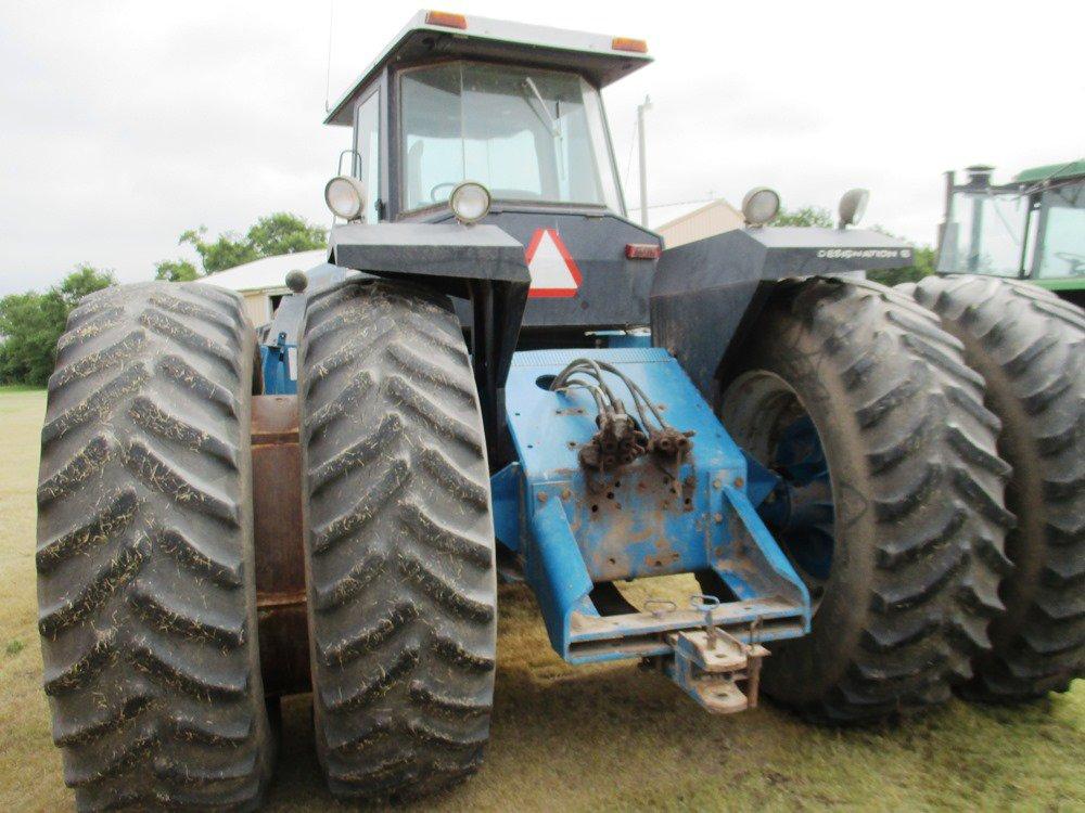 Ford Versatile 946 Tractor w/4-Wheel Drive