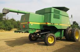 1997 JD 9600 w/Duals, Straw Chopper & Chaff Spreader