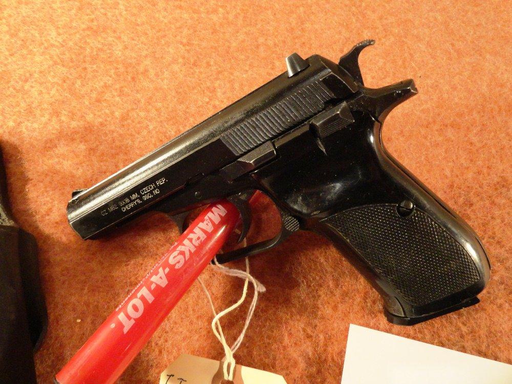 C-Z 82, 9MMx18, SN:24430 w/Holster, 12 RD Double Stack Mag. (Handgun)