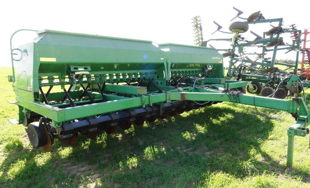 2002 JD 1590 No-Till Drill, 20”, 7½” Spacing