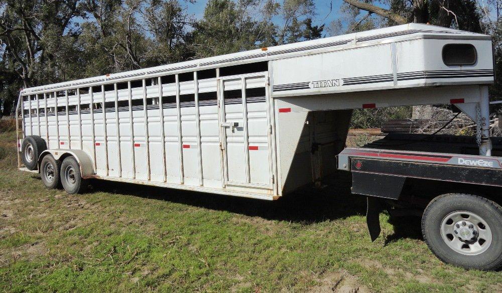 24’ Titan Livestock Trailer