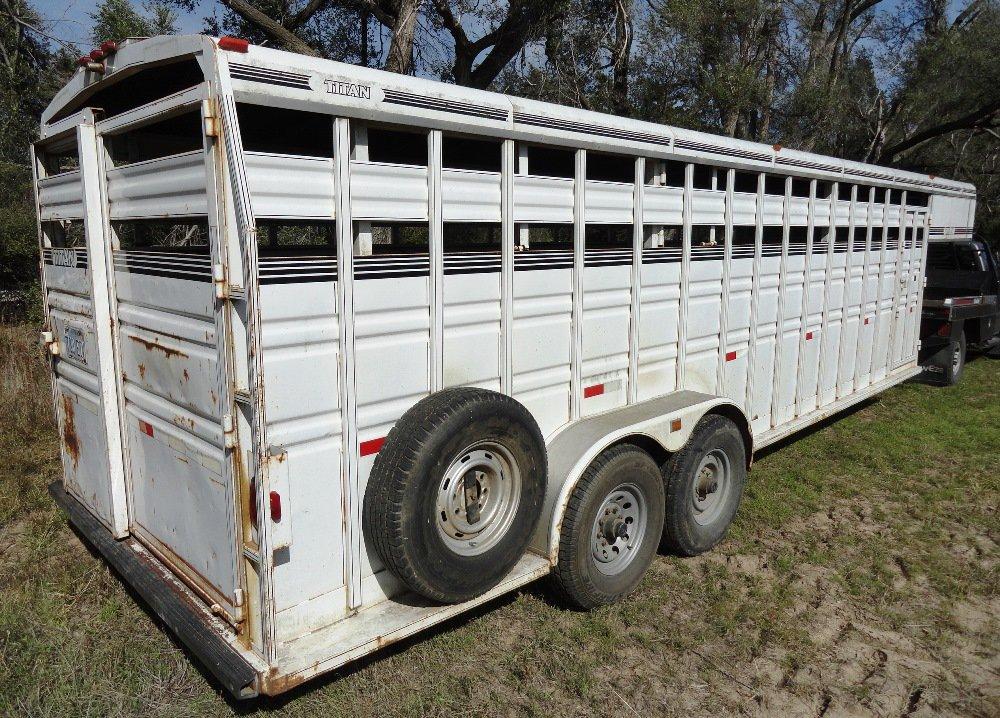 24’ Titan Livestock Trailer