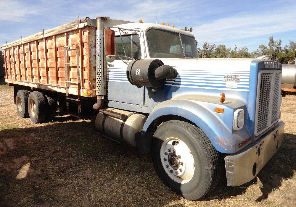 1977 White Road Boss w/22’ Bed & Hoist, Detroit Air Start, 6-Speed