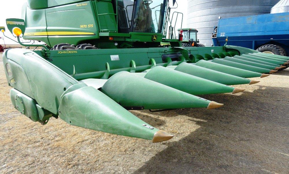 JD 612C Corn Head, Hyd. Deck Plates