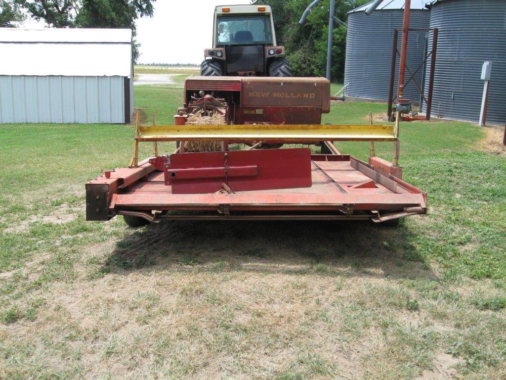 New Holland Hayliner 271 Square Baler with Farmhand Accumulator