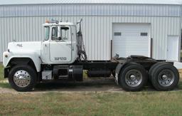 1983 Mack Econodyne Semi with Good 11 R 24.5 Tires, 6-Speed, AC and Low Mileage