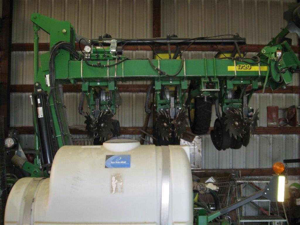 John Deere 1720 12 Row Stack Planter with Fertilizer And Pneumatic Down Pressure
