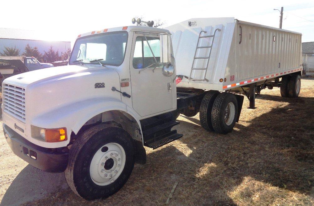 1995 IH 4700 Single Axle, Auto. Trans., 160,000 Miles, DT466 & 2009 24’ Neville Built Grain Trailer