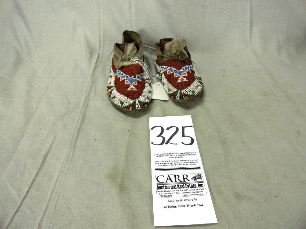 Sioux Moccasins, Brown w/White Beads (IA)