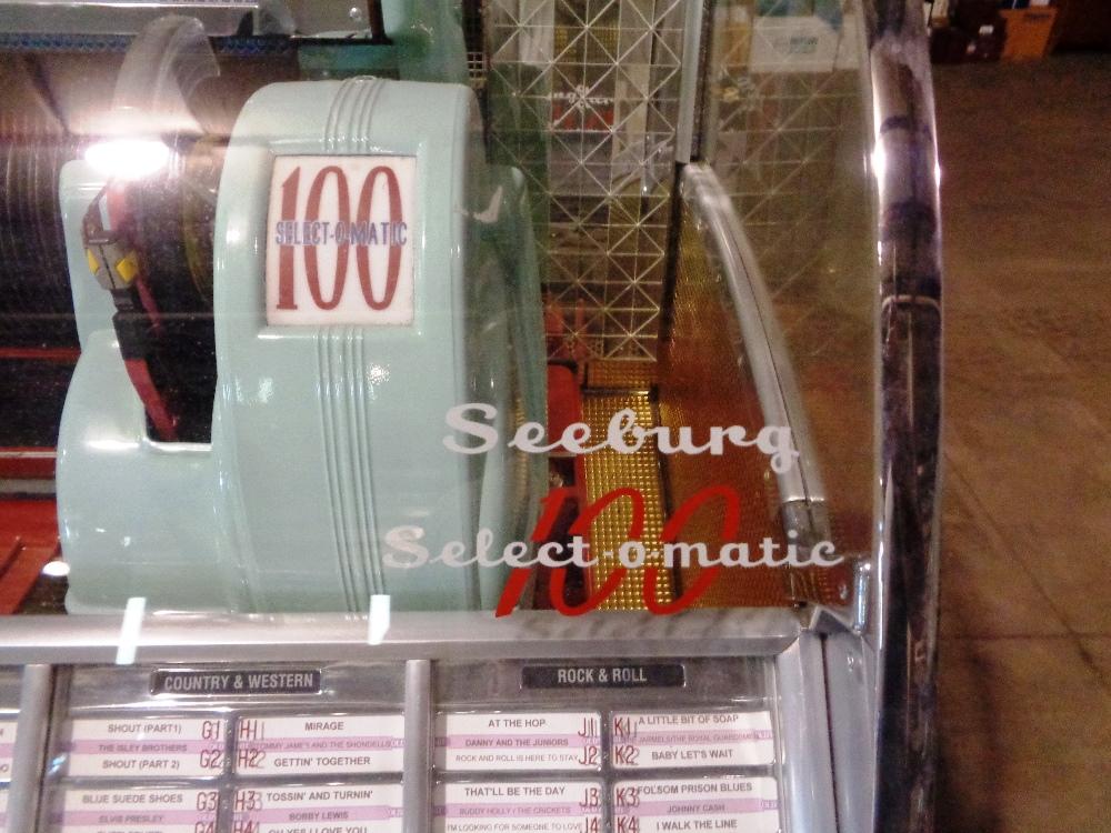 Seeburg Deluxe Jukebox