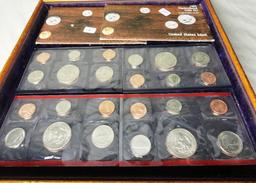(2) 1985 U.S. Mint Sets