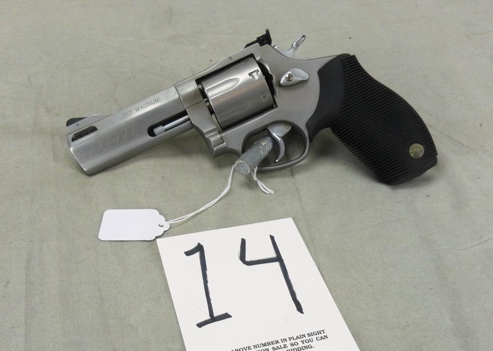 Taurus 627 Tracker, 357 MAG Revolver, SN:FY703658 w/Box (Handgun)