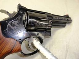 S&W M.29-10, 44 Magnum Revolver, SN:CZH8712,  New in Wood Presentation Case (Handgun)