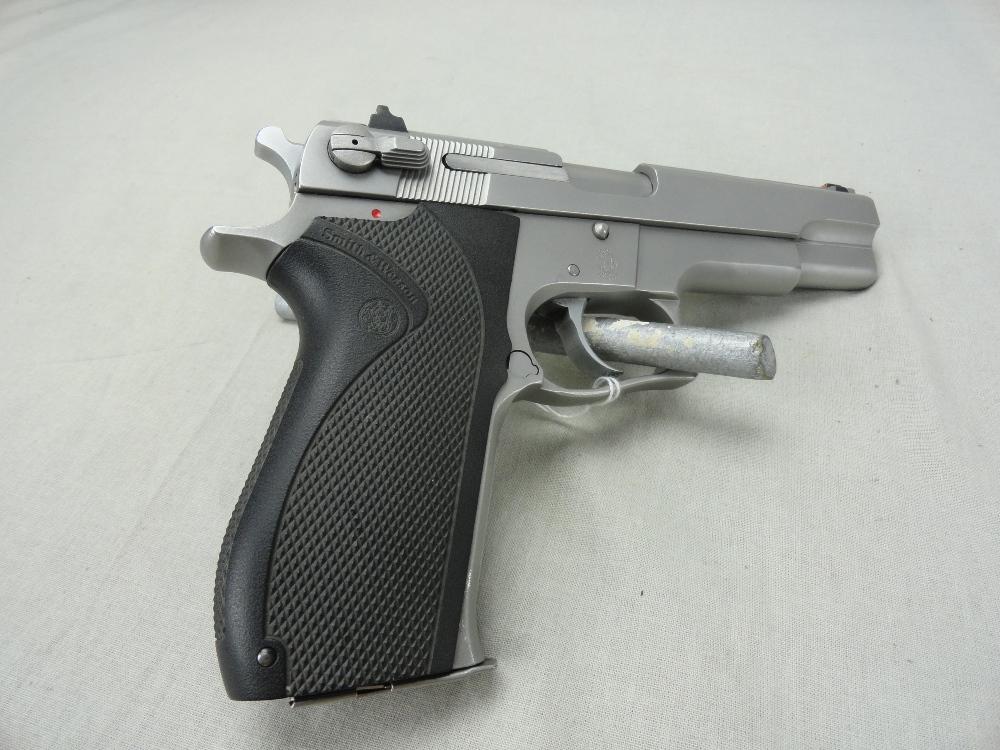 S&W 4506, 45 ACP, SN:TDJ6111 w/Case & Extra Mags (Handgun)