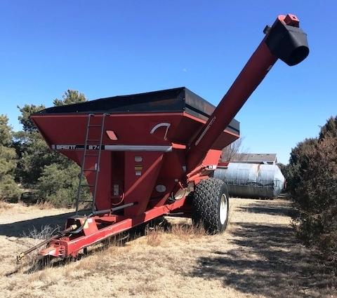 1997 Brent 874 Grain Cart, 30.5x32 Tires