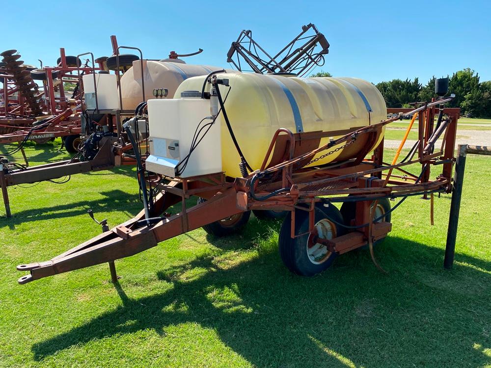 Kukar Sprayer, 500-Gal. Tank w/40' Booms & Monitor (Red) (#5)