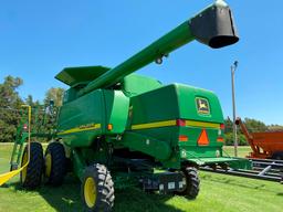 2001 JD 9550 Combine w/Duals  (#52)