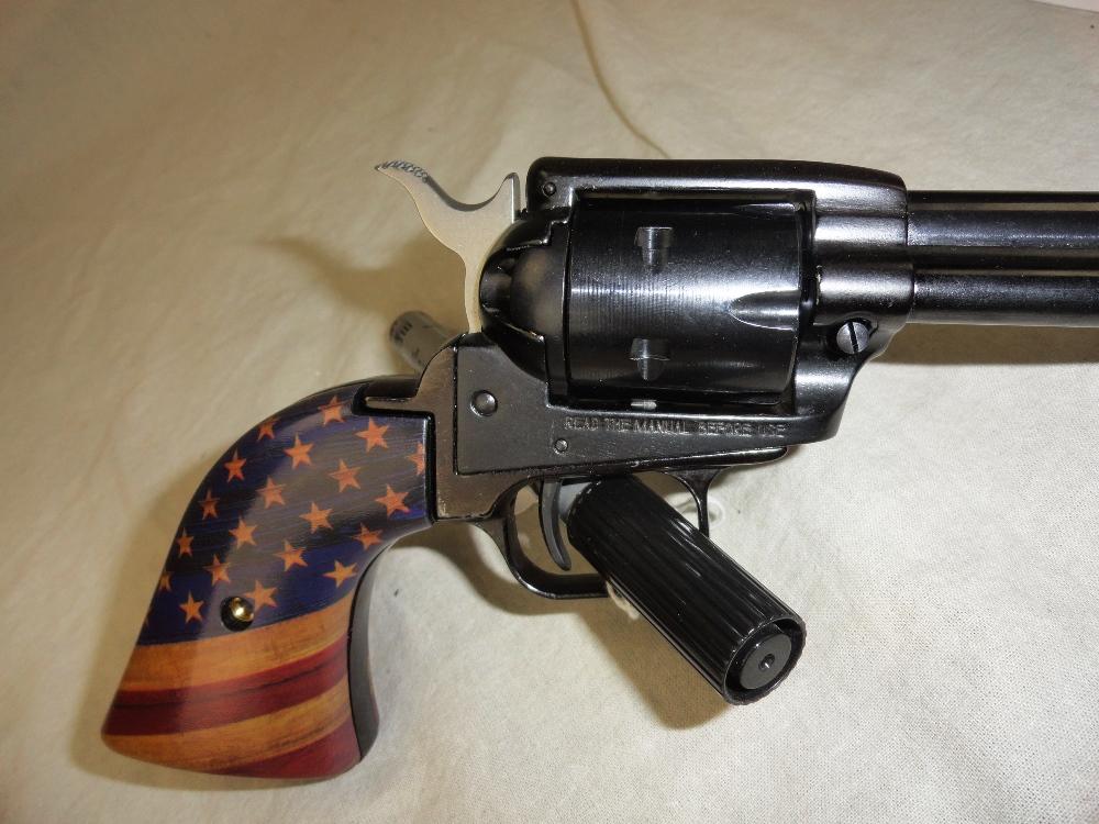 40. Heritage Rough Rider Revolver, 22/22 Mag, SN:Y62889, 6" Bbl., 22/22 Mag US Flag Grips, Unfired w